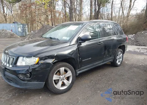 2012 Jeep Compass Latitude z USA, uszkodzony, nr VIN 1C4NJDEB6CD633099
